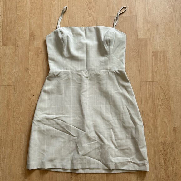 Wilfred Dresses & Skirts - Wilfred Classic Mini Dress